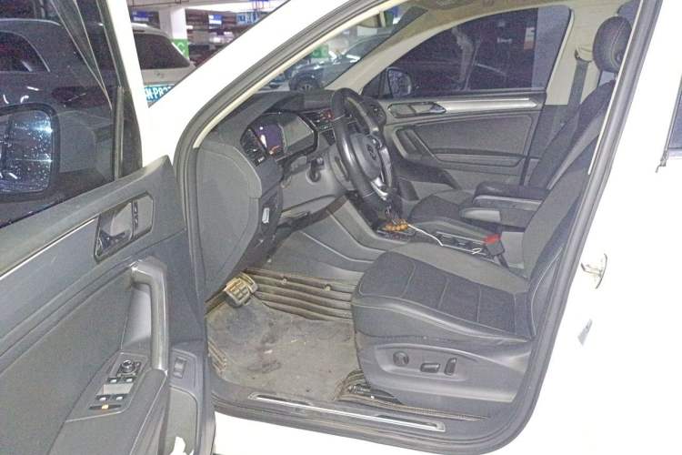 Used Volkswagen Tiguan L 2021 330TSI Automatic Two-Wheel Drive R-Line Enhanced Edition Driver Seat
