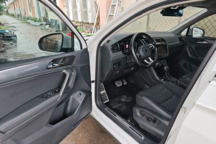 Used Volkswagen Tiguan L 2021 330TSI Automatic Two-Wheel Drive R-Line Enhanced Edition Driver Seat