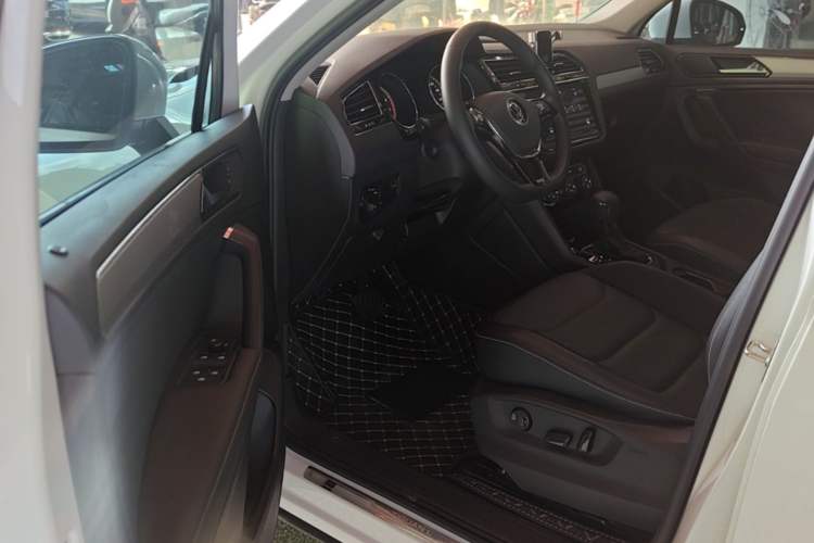 Used Volkswagen Tiguan L 2021 330TSI Automatic Two-Wheel Drive Smart Edition Driver Seat
