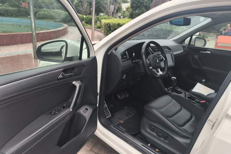 Used Volkswagen Tiguan L 2021 330TSI Automatic Two-Wheel Drive R-Line Enhanced Edition Driver Seat
