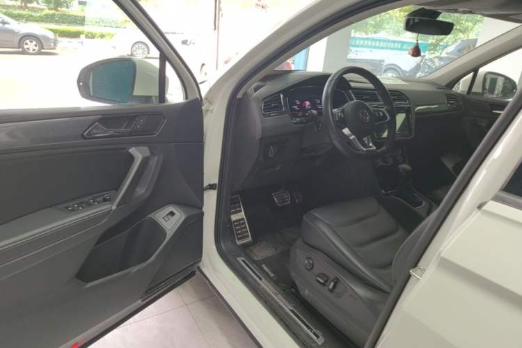 Used Volkswagen Tiguan L 2021 330TSI Automatic Two-Wheel Drive R-Line Enhanced Edition Driver Seat