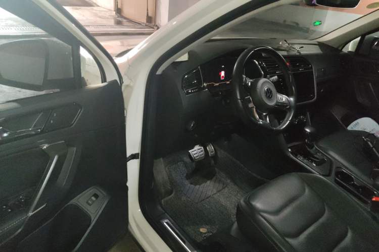 Used Volkswagen Tiguan L 2021 330TSI Automatic Two-Wheel Drive R-Line Enhanced Edition Driver Seat