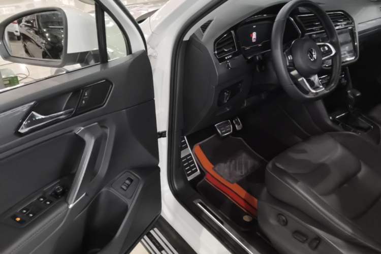 Used Volkswagen Tiguan L 2021 330TSI Automatic Two-Wheel Drive R-Line Enhanced Edition Driver Seat