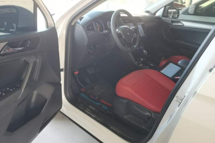 Used Volkswagen Tiguan L 2021 280TSI Automatic Two-Wheel Drive Comfort Edition – Low-Trim Version Driver Seat