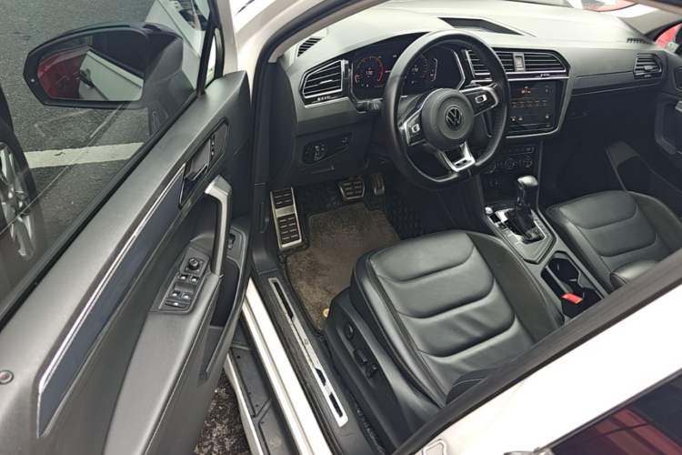 Used Volkswagen Tiguan L 2021 330TSI Automatic Two-Wheel Drive R-Line Enhanced Edition Driver Seat