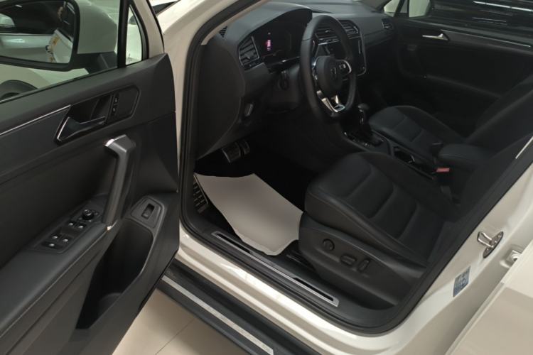 Used Volkswagen Tiguan L 2021 330TSI Automatic Two-Wheel Drive R-Line Enhanced Edition Driver Seat