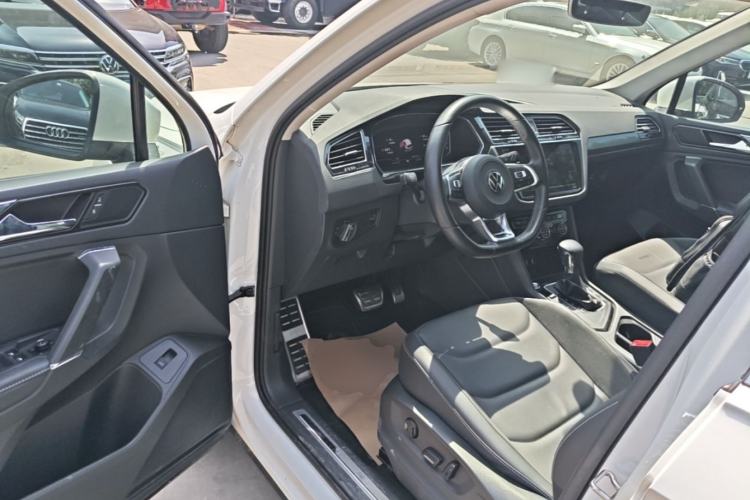 Used Volkswagen Tiguan L 2021 330TSI Automatic Two-Wheel Drive R-Line Enhanced Edition Driver Seat