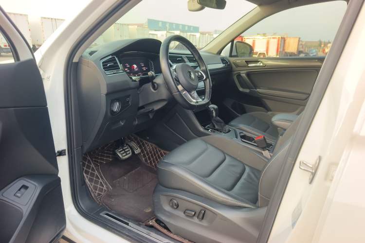 Used Volkswagen Tiguan L 2021 330TSI Automatic Two-Wheel Drive R-Line Enhanced Edition Driver Seat
