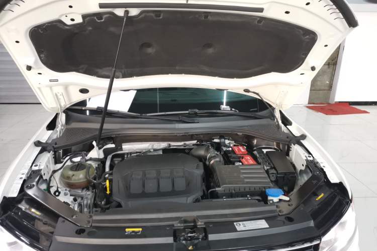 Used Volkswagen Tiguan L 2021 330TSI Automatic Two-Wheel Drive Smart Edition Engine Bay