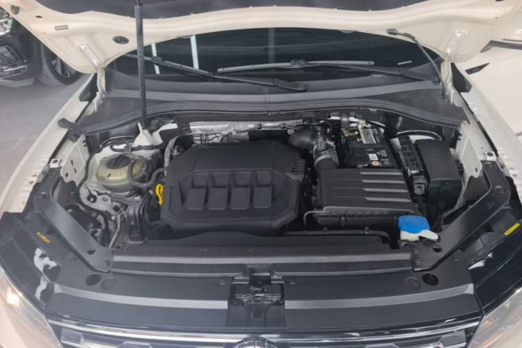 Used Volkswagen Tiguan L 2021 330TSI Automatic Two-Wheel Drive R-Line Enhanced Edition Engine Bay