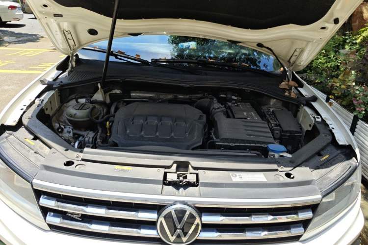 Used Volkswagen Tiguan L 2021 330TSI Automatic Two-Wheel Drive R-Line Enhanced Edition Engine Bay