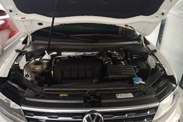 Used Volkswagen Tiguan L 2021 330TSI Automatic Two-Wheel Drive R-Line Enhanced Edition Engine Bay