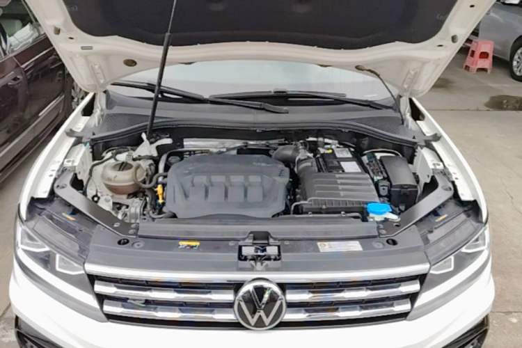 Used Volkswagen Tiguan L 2021 330TSI Automatic Two-Wheel Drive R-Line Enhanced Edition Engine Bay