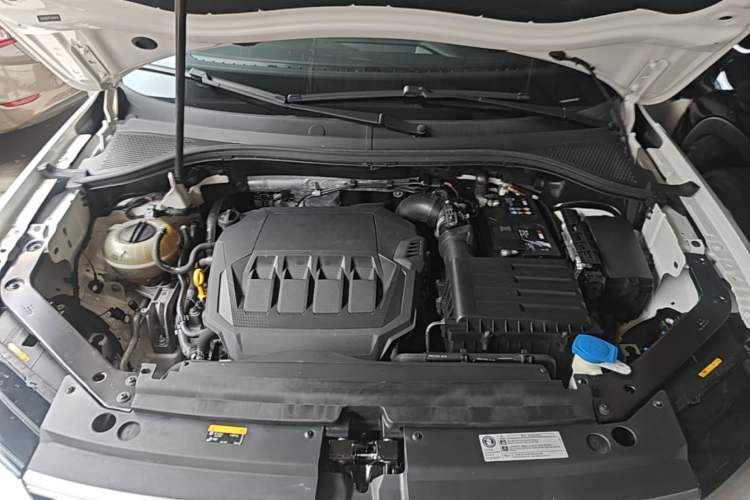 Used Volkswagen Tiguan L 2021 330TSI Automatic Two-Wheel Drive R-Line Enhanced Edition Engine Bay