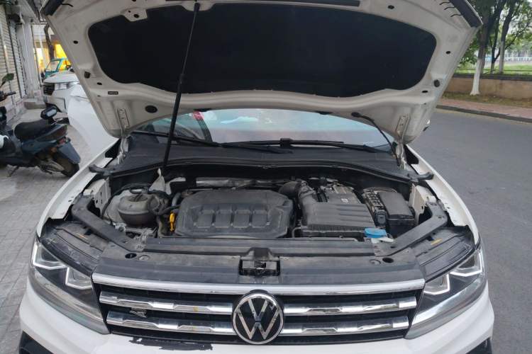 Used Volkswagen Tiguan L 2021 330TSI Automatic Two-Wheel Drive R-Line Enhanced Edition Engine Bay