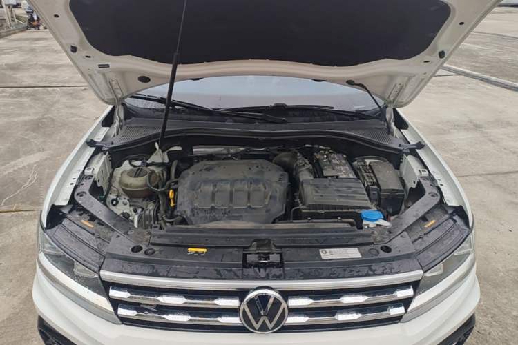 Used Volkswagen Tiguan L 2021 330TSI Automatic Two-Wheel Drive R-Line Enhanced Edition Engine Bay
