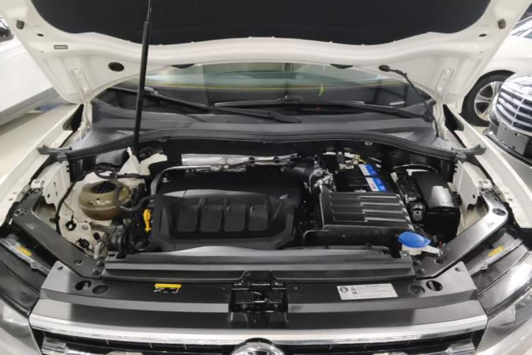 Used Volkswagen Tiguan L 2021 330TSI Automatic Two-Wheel Drive R-Line Enhanced Edition Engine Bay