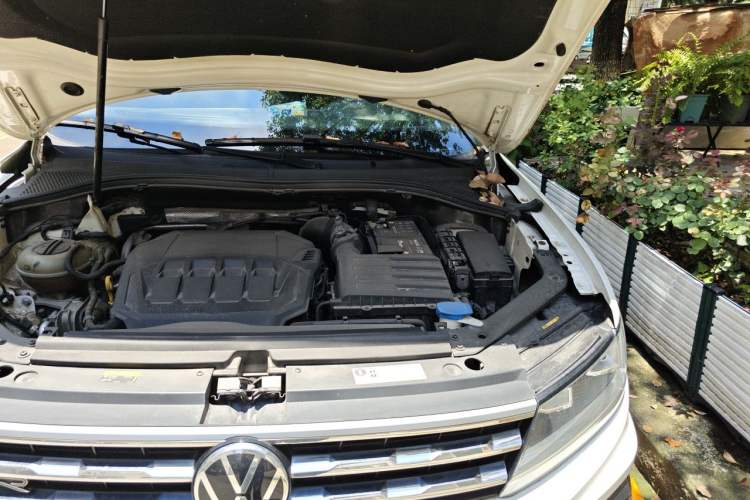 Used Volkswagen Tiguan L 2021 330TSI Automatic Two-Wheel Drive R-Line Enhanced Edition Engine Bay Left