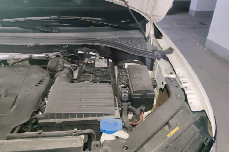 Used Volkswagen Tiguan L 2021 330TSI Automatic Two-Wheel Drive R-Line Enhanced Edition Engine Bay Left