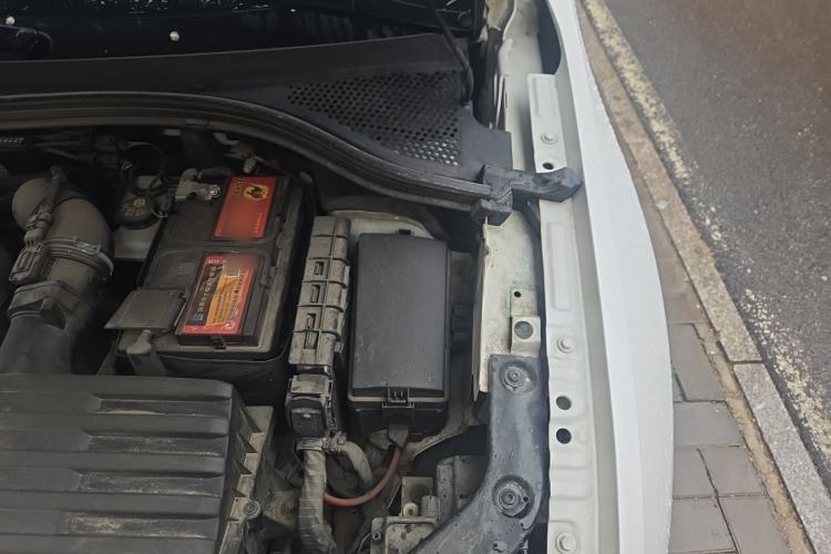 Used Volkswagen Tiguan L 2021 330TSI Automatic Two-Wheel Drive R-Line Flagship Edition Engine Bay Left
