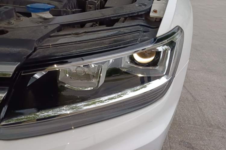 Used Volkswagen Tiguan L 2021 330TSI Automatic Two-Wheel Drive R-Line Enhanced Edition Engine Bay Left