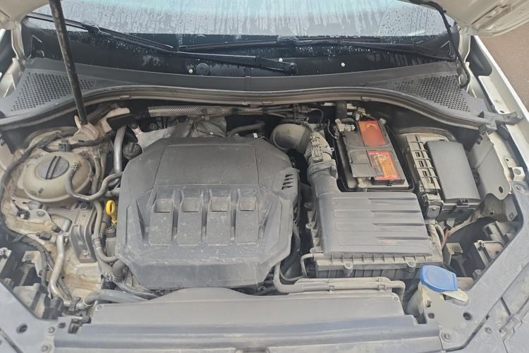 Used Volkswagen Tiguan L 2021 330TSI Automatic Two-Wheel Drive R-Line Flagship Edition Engine Bay