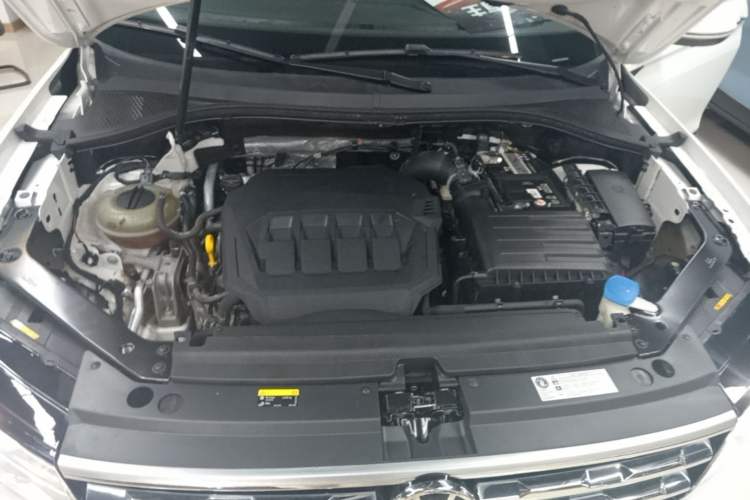 Used Volkswagen Tiguan L 2021 330TSI Automatic Two-Wheel Drive R-Line Enhanced Edition Engine Bay