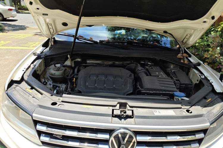Used Volkswagen Tiguan L 2021 330TSI Automatic Two-Wheel Drive R-Line Enhanced Edition Engine Bay Right