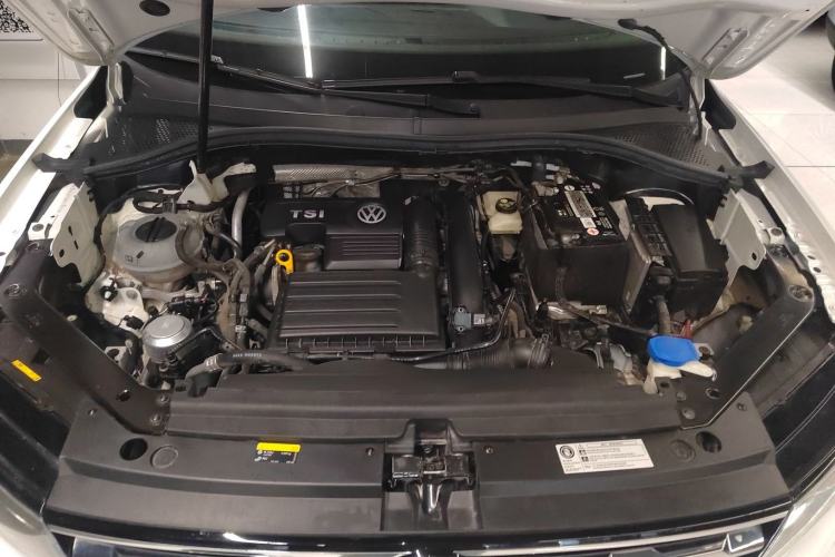 Used Volkswagen Tiguan L 2021 280TSI Automatic Two-Wheel Drive Comfort Edition – Low-Trim Version Engine Bay
