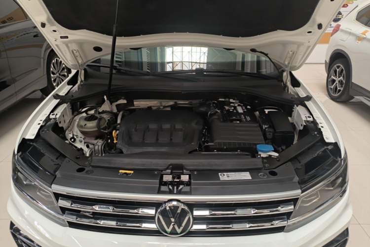 Used Volkswagen Tiguan L 2021 330TSI Automatic Two-Wheel Drive R-Line Enhanced Edition Engine Bay