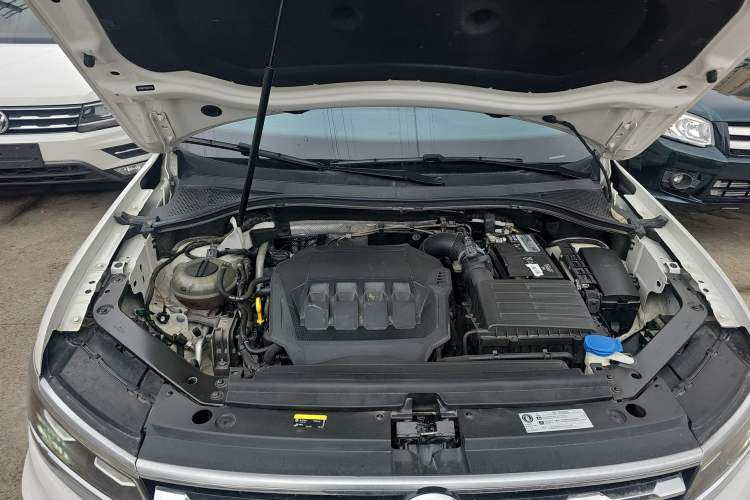 Used Volkswagen Tiguan L 2021 330TSI Automatic Two-Wheel Drive R-Line Flagship Edition Engine Bay
