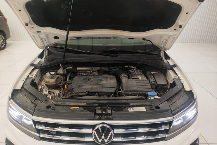 Used Volkswagen Tiguan L 2021 380TSI Automatic All-Wheel Drive R-Line Comfort Plus 7-Seater Engine Bay