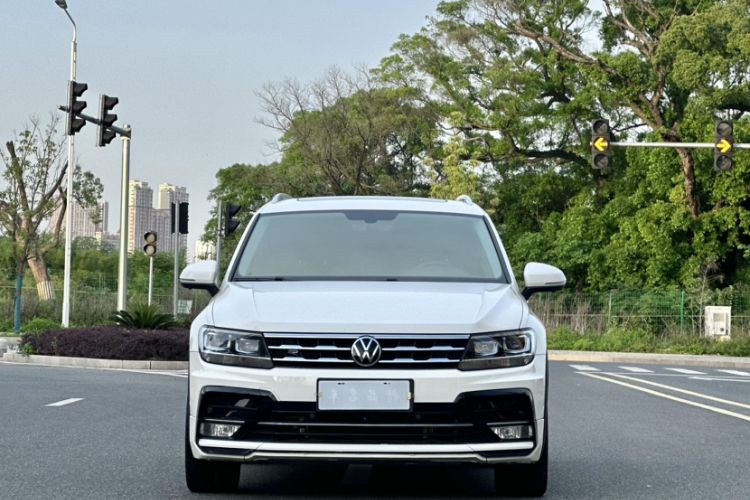 Used Volkswagen Tiguan L 2021 330TSI Automatic Two-Wheel Drive R-Line Enhanced Edition Exterior 1
