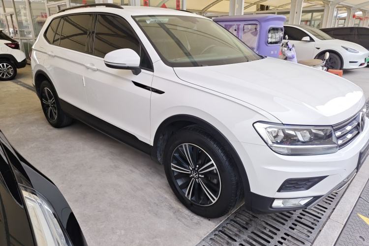 Used Volkswagen Tiguan L 2021 280TSI Automatic Two-Wheel Drive Comfort Edition – Low-Trim Version Exterior 2