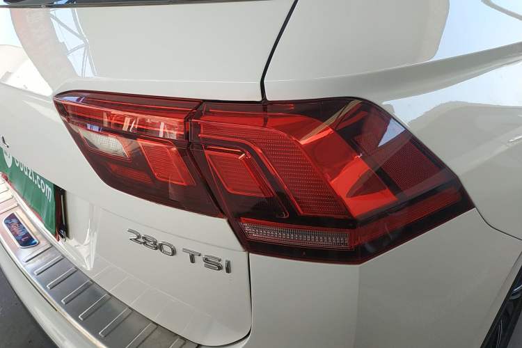Used Volkswagen Tiguan L 2021 280TSI Automatic Two-Wheel Drive Comfort Edition – Low-Trim Version Exterior 3
