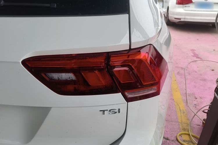 Used Volkswagen Tiguan L 2021 280TSI Automatic Two-Wheel Drive Smart Edition Exterior 3