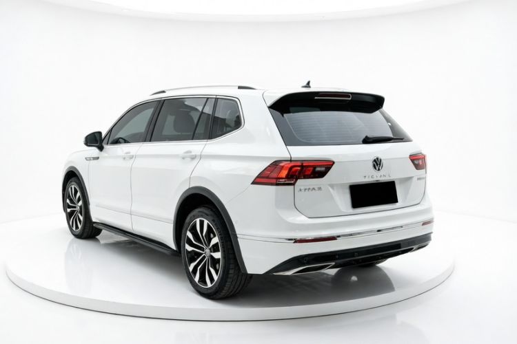 Used Volkswagen Tiguan L 2021 330TSI Automatic Two-Wheel Drive R-Line Enhanced Edition Exterior 3