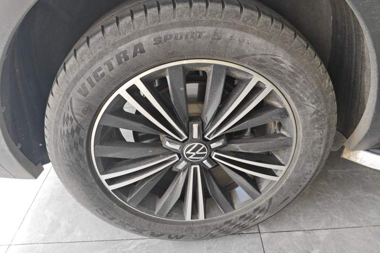 Used Volkswagen Tiguan L 2021 330TSI Automatic Two-Wheel Drive Smart Edition Exterior 3