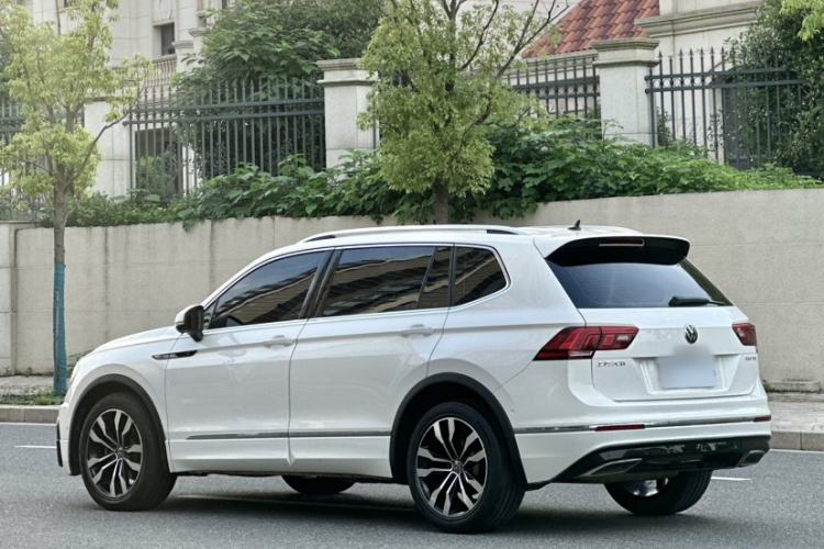 Used Volkswagen Tiguan L 2021 330TSI Automatic Two-Wheel Drive R-Line Enhanced Edition Exterior 4