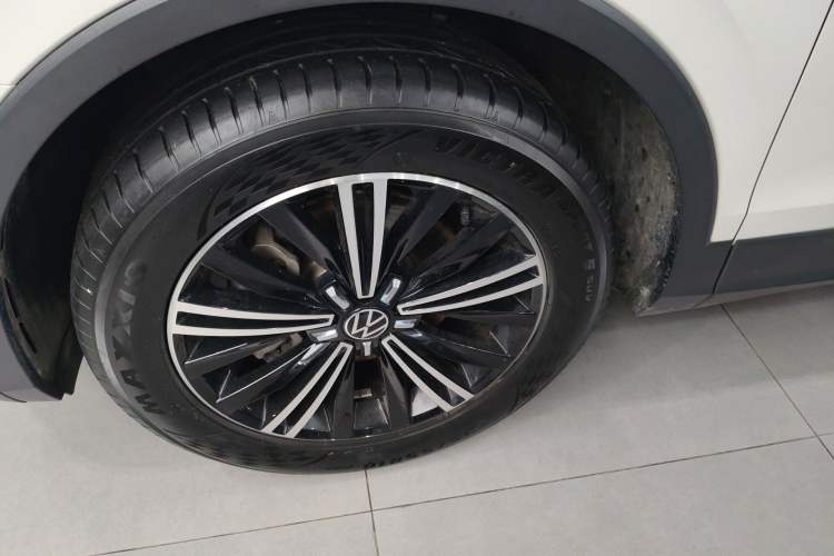 Used Volkswagen Tiguan L 2021 330TSI Automatic Two-Wheel Drive Comfort Edition Exterior 4