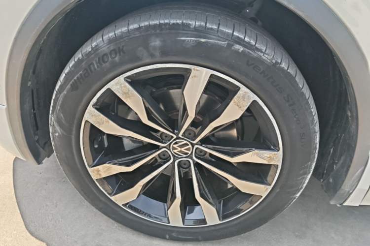 Used Volkswagen Tiguan L 2021 330TSI Automatic Two-Wheel Drive R-Line Enhanced Edition Exterior 4