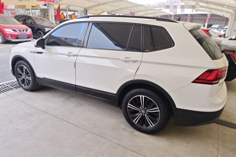 Used Volkswagen Tiguan L 2021 280TSI Automatic Two-Wheel Drive Comfort Edition – Low-Trim Version Exterior 5