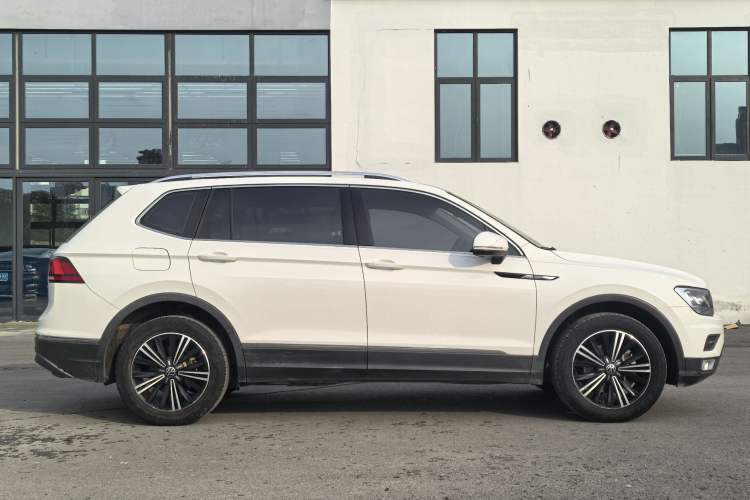 Used Volkswagen Tiguan L 2021 330TSI Automatic Two-Wheel Drive Smart Edition Exterior 5