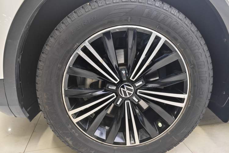 Used Volkswagen Tiguan L 2021 280TSI Automatic Two-Wheel Drive Smart Edition Exterior 5