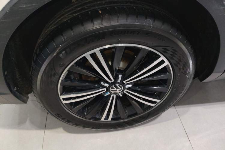 Used Volkswagen Tiguan L 2021 330TSI Automatic Two-Wheel Drive Comfort Edition Exterior 5