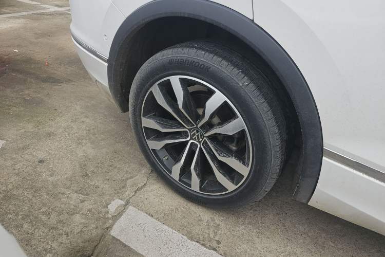 Used Volkswagen Tiguan L 2021 330TSI Automatic Two-Wheel Drive R-Line Flagship Edition Exterior 5