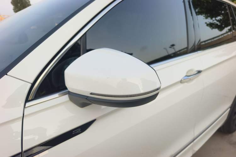 Used Volkswagen Tiguan L 2021 330TSI Automatic Two-Wheel Drive R-Line Enhanced Edition Exterior 5