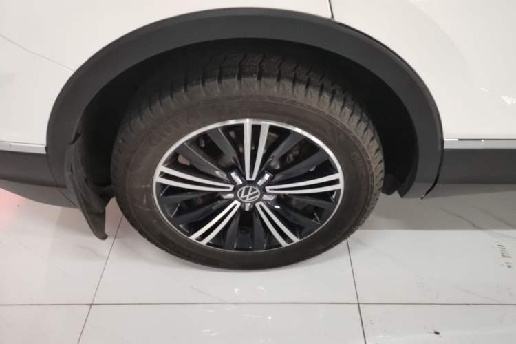 Used Volkswagen Tiguan L 2021 330TSI Automatic Two-Wheel Drive Smart Edition Exterior 8