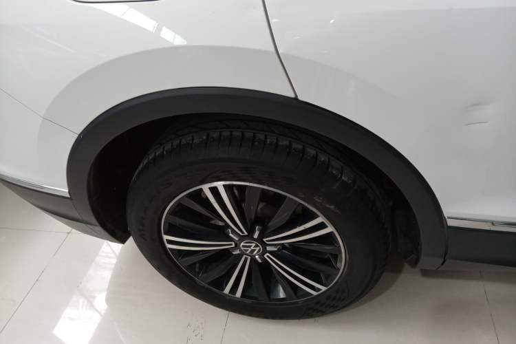 Used Volkswagen Tiguan L 2021 330TSI Automatic Two-Wheel Drive Smart Edition Exterior 8