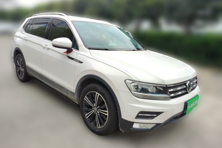 Used Volkswagen Tiguan L 2021 280TSI Automatic Two-Wheel Drive Smart Edition Front Right 45 Deg